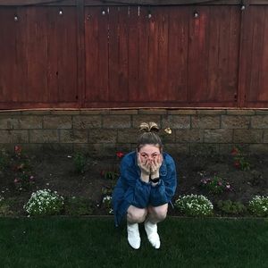 Meet your Posher, Delaney